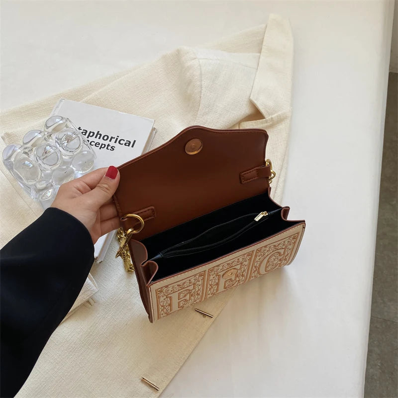 1pc PU Chain Messenger Bag Fashion One Shoulder Small Square Bag Can Hold Mobile Phone