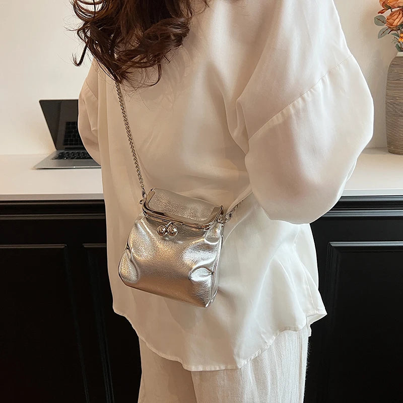 1 Piece of Pure Color Chain Shoulder Bag for Women