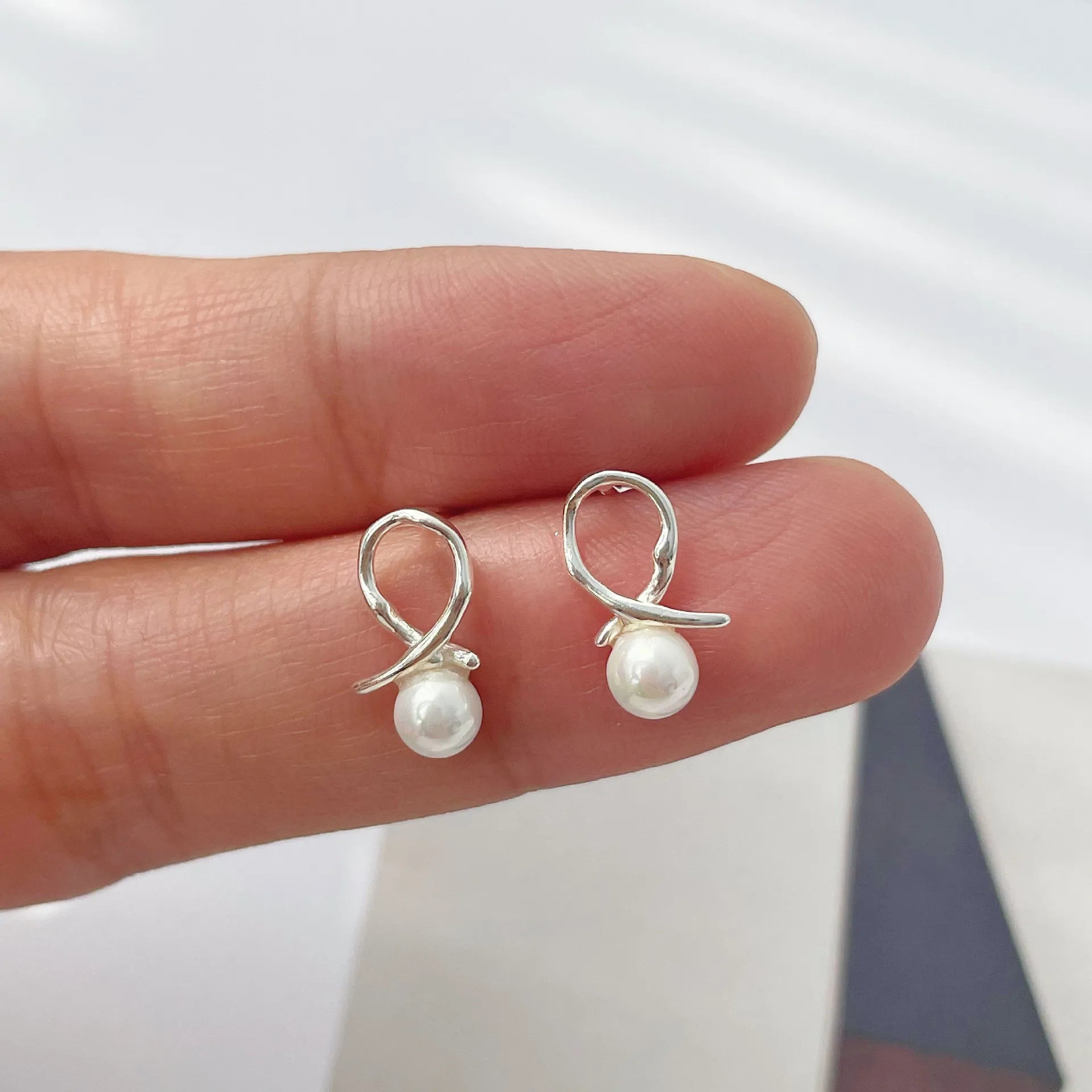 Fashion Cute Simple Bowkont Stud Earrings