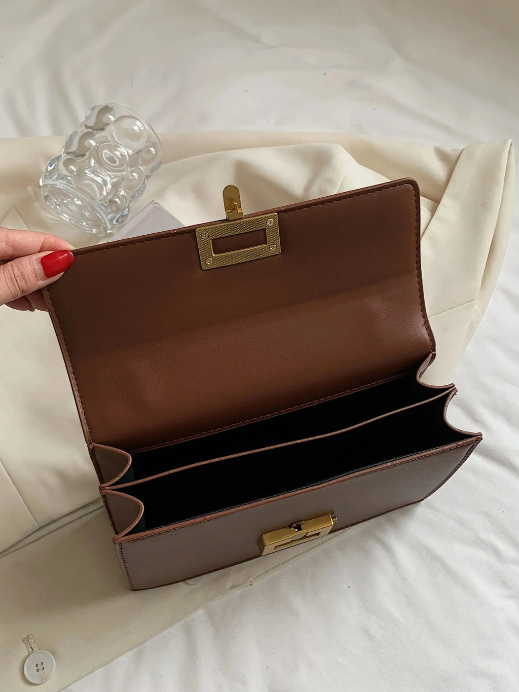 1pcs ladies pure color pu chain shoulder bag fashion lock middle compartment square bag suitable for mobile phone wallet dating gift