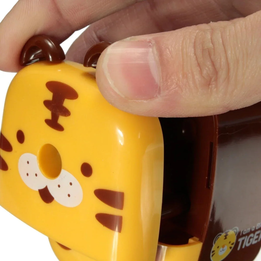 Random Logo Sign Animal Shaped Cartoon Panda Tiger Pencil Sharpener Kids School Sipplies Home Office Desktop