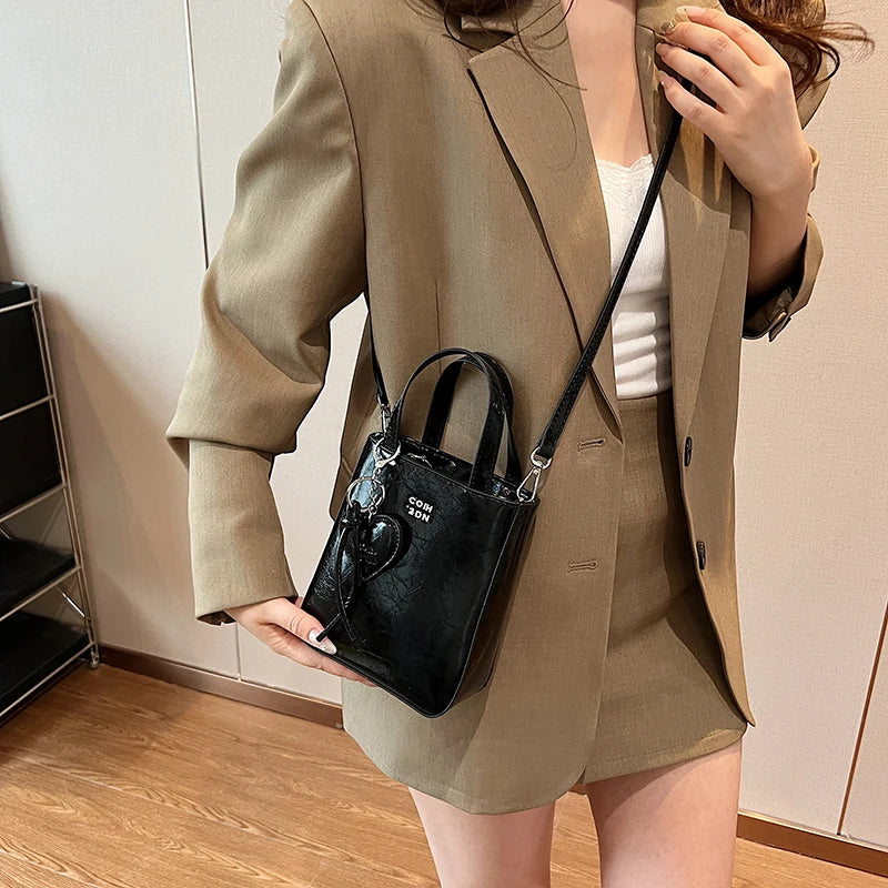 1 Piece of Pure Color Shoulder Bag for Women, Versatile Hand-Held Crossbody Bag, Fashionable Tote Bag That Can Hold Mobile Phone