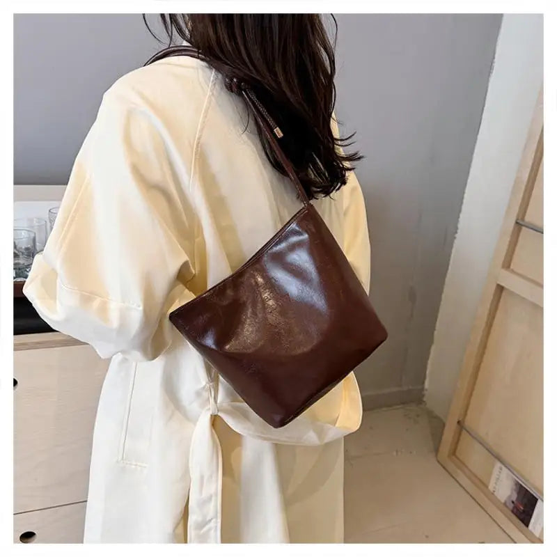 2024 Trendy Shoulder Bag Underarm Bag Large Capacity Bucket Bag Daily Casual Commuting Bag Handbag   Brand Designer Suede Women'