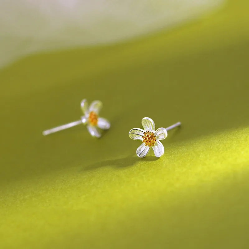 New Daisy Tulip Flowers Stud Earrings For Women Dropping Oil Hypoallergenic Earring Girls Pretty Korean Fashion Jewelry Gifts