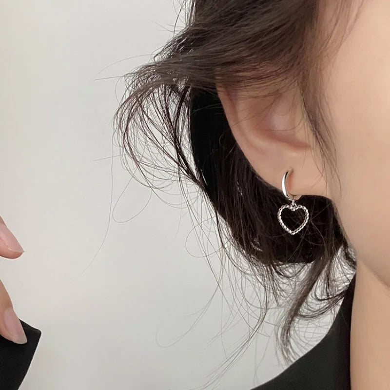 New Asymmetric Heart Stud Earrings For Women Versatile Silver Color Lovely Simple Cute Earring Girls Piercing Jewelry Gifts