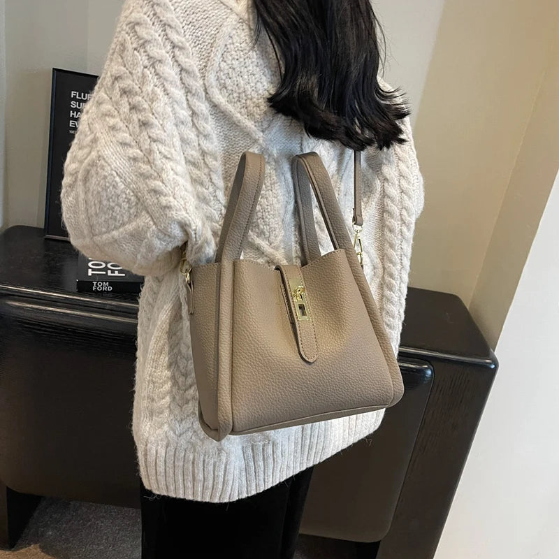 1 Piece of Pure Color Shoulder Bag for Women, Versatile Crossbody Bucket Bag, Hand Bag That Can Hold Mobile Phone