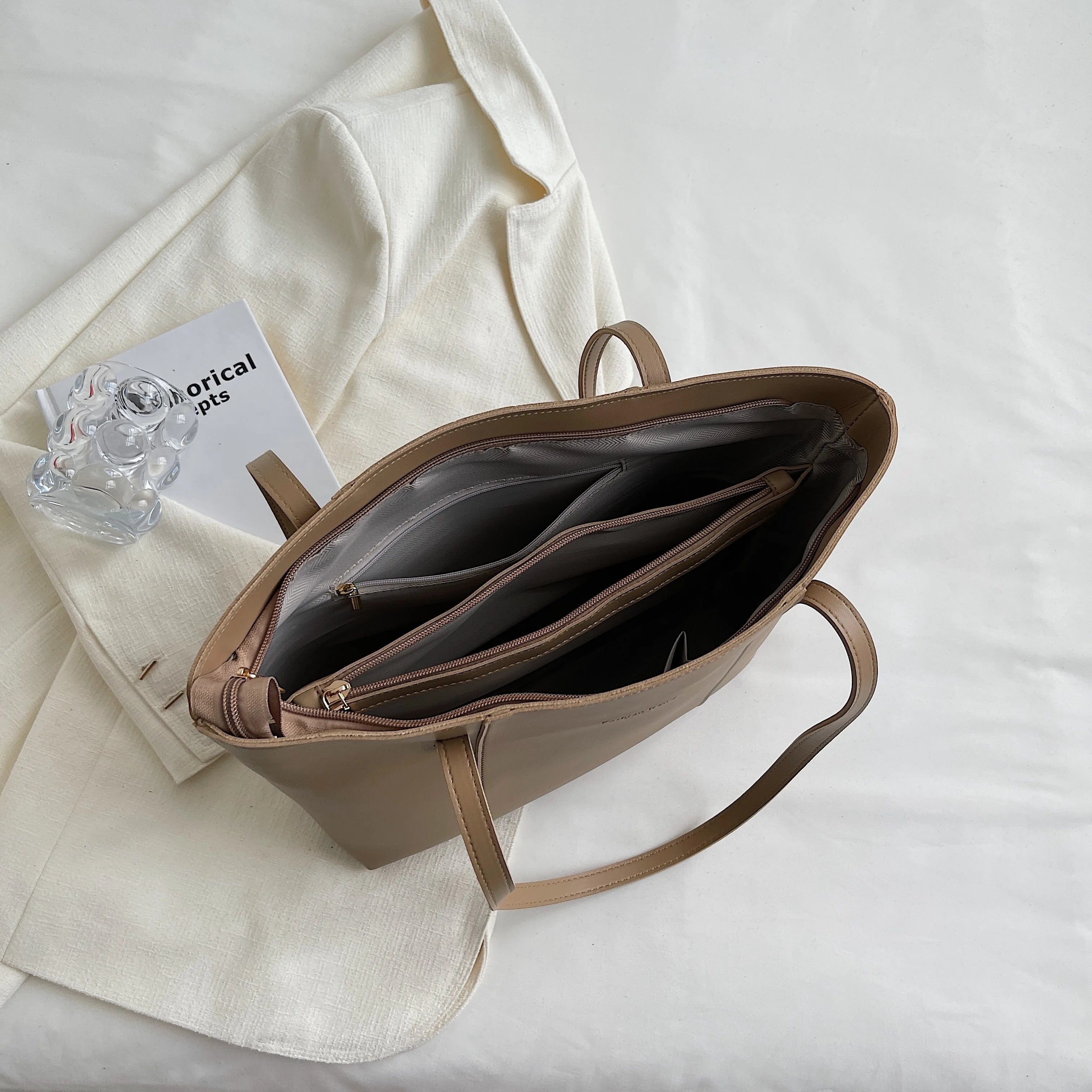1pc Lady pu Solid Shoulder Tote fashion Large Capacity Middle Compartment Zipper Closure Women Bag for Dating Gift Daily Commuting