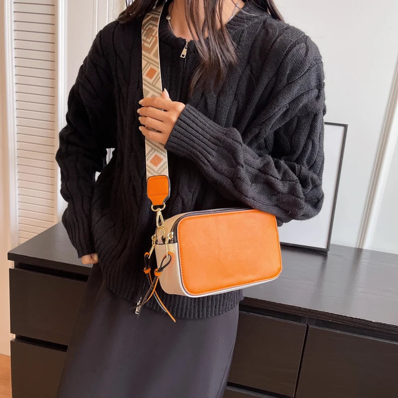 1pcs PU Small Square Bag Wide Shoulder Strap Single Shoulder Crossbody Bag Women's Bag Can PUt the Machine
