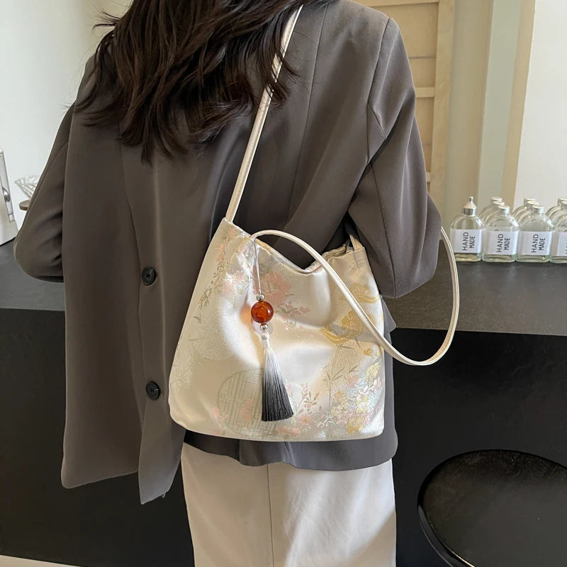 1pcs Ladies Ethnic Style Nylon Shoulder Bag fashion Large Capacity Bucket Women's Bag Send Tassel Pendant