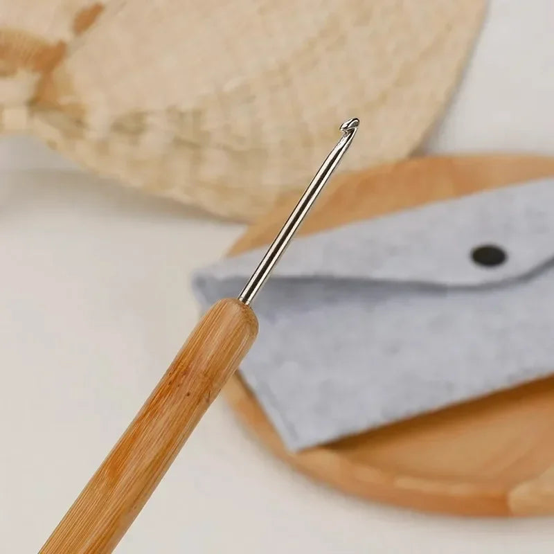 Full set of bamboo handle crochet bamboo crochet wool hook hand knitting tools sweater needle round head carbonized crochet