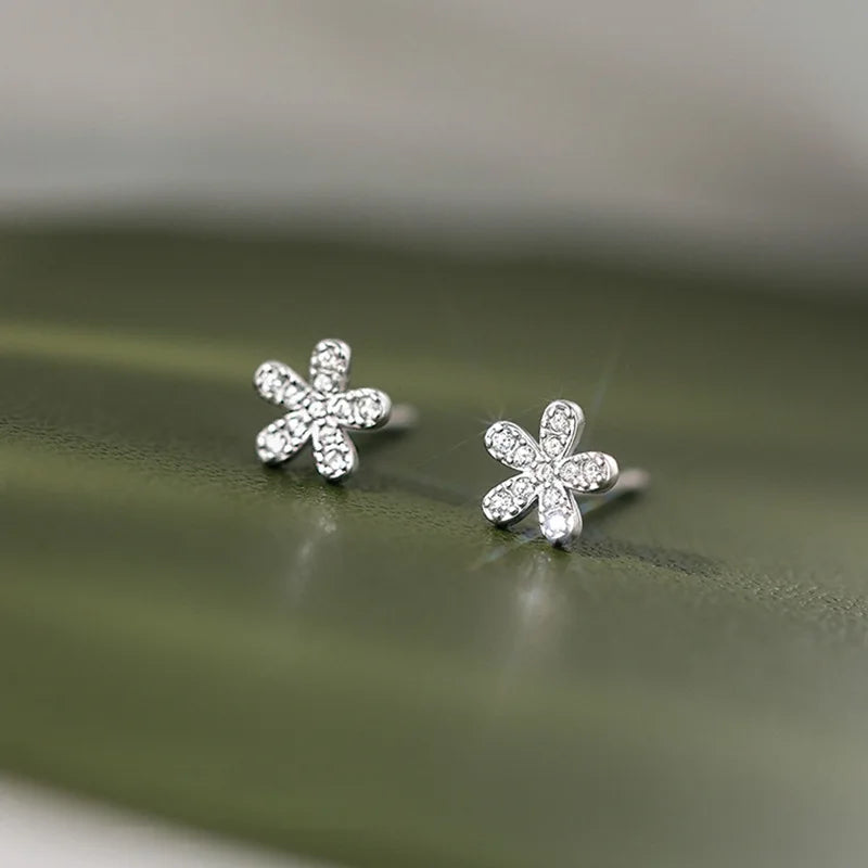 New Daisy Tulip Flowers Stud Earrings For Women Dropping Oil Hypoallergenic Earring Girls Pretty Korean Fashion Jewelry Gifts