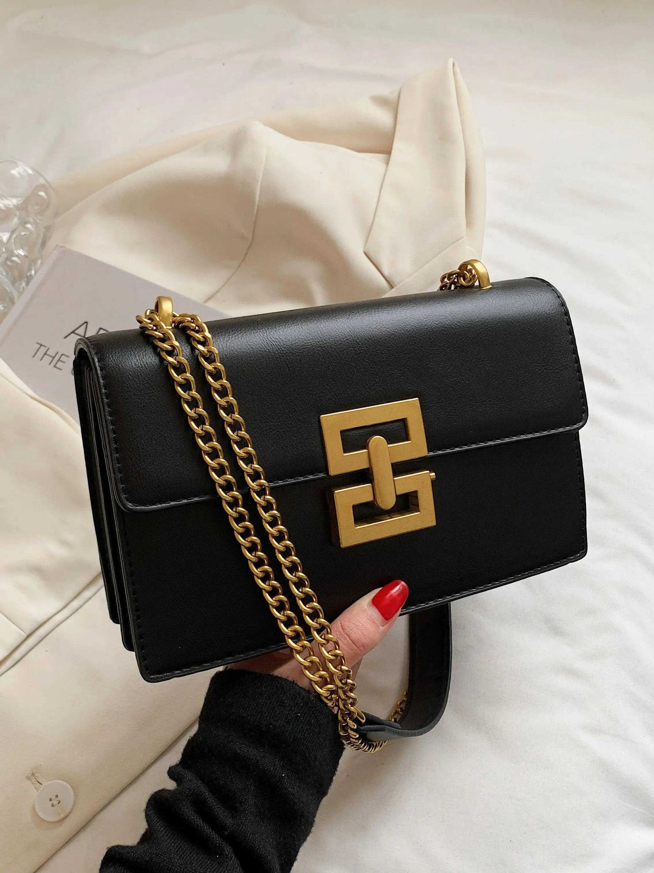 1pcs ladies pure color pu chain shoulder bag fashion lock middle compartment square bag suitable for mobile phone wallet dating gift