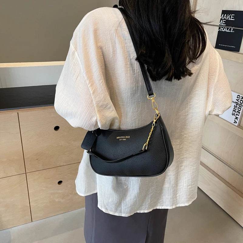1 Piece of Pure Color Shoulder Bag for Women, Versatile Chain Crossbody Bag That Can Be Placed as a Machine